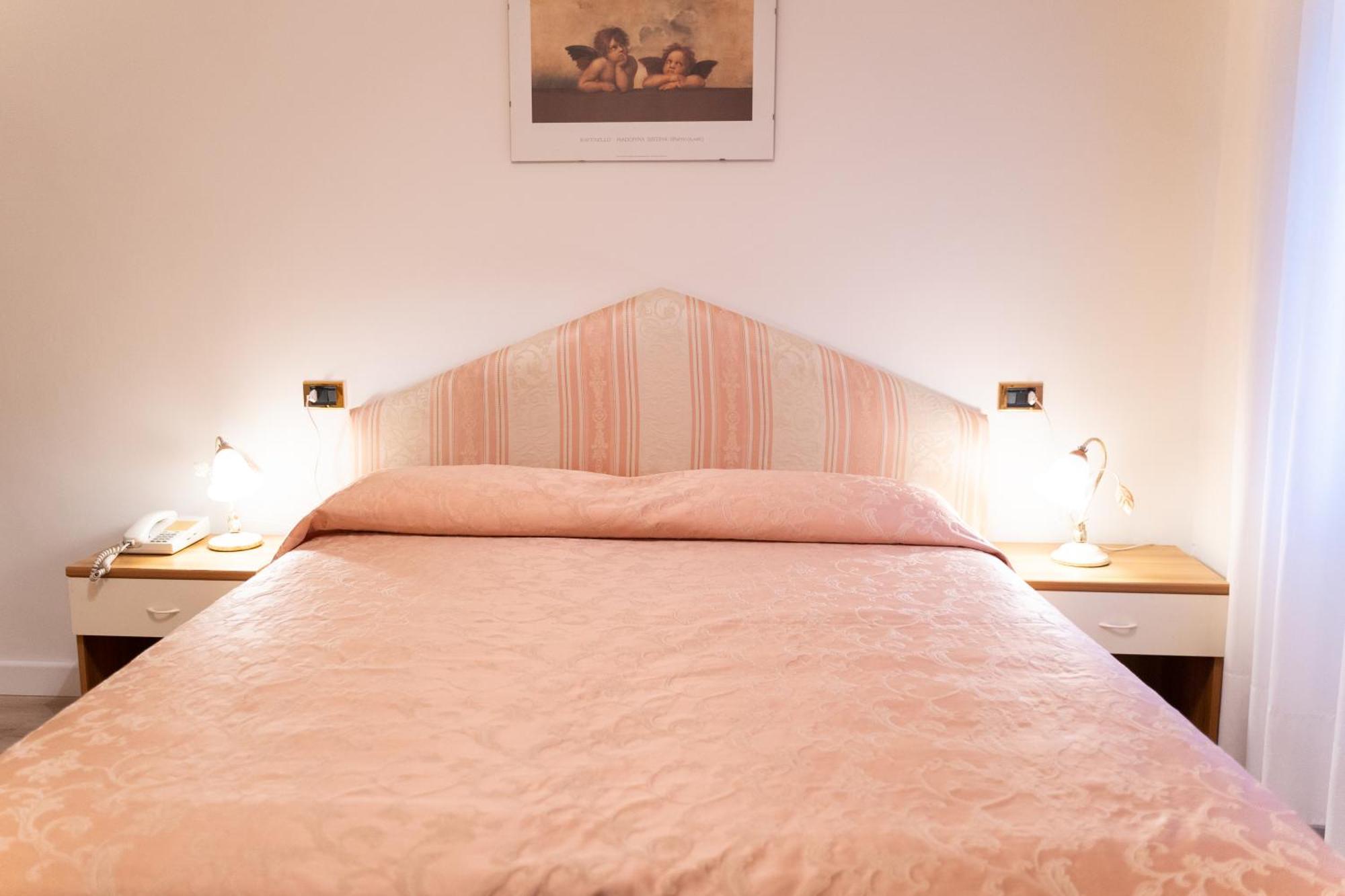 Belvedere Hotel 2*